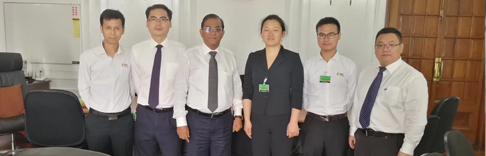 源碼團(tuán)隊(duì)受到斯里蘭卡總統(tǒng)秘書(shū)、國(guó)務(wù)部長(zhǎng)等政要的熱情接見(jiàn)