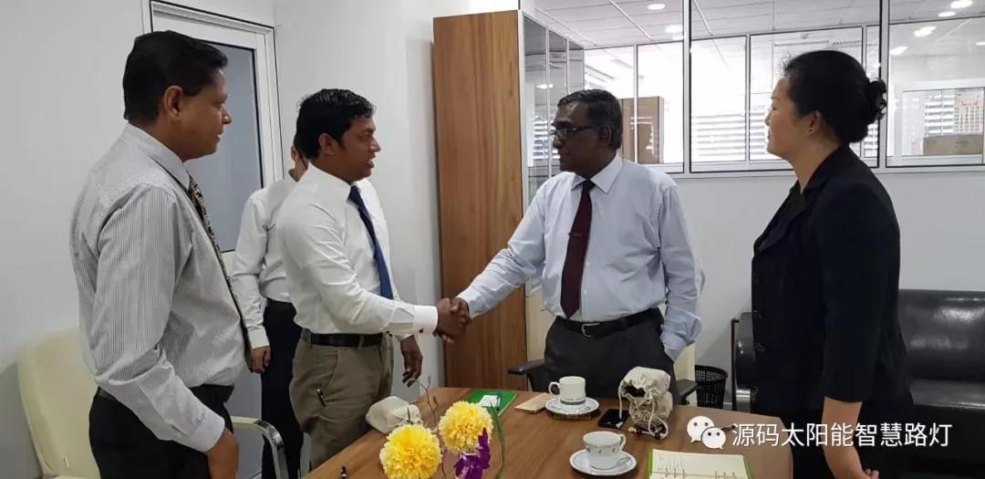 總統、發展局主席齊齊發聲，源碼火遍這個國家